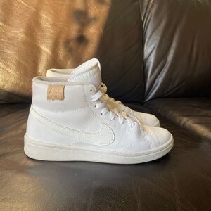 White Hightop Nikes size 7.5 Women